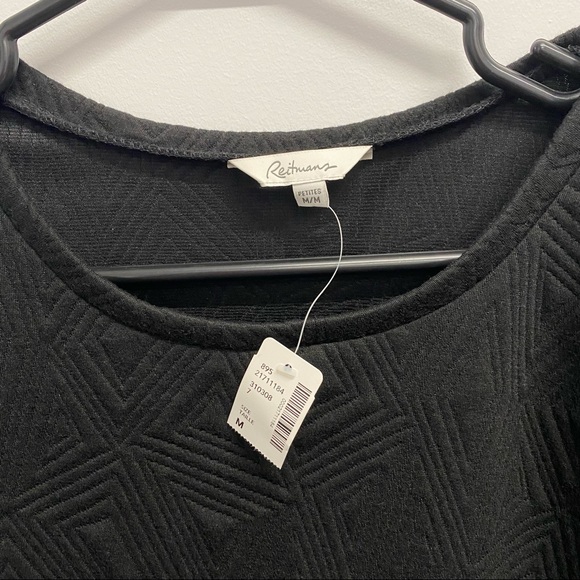 ✨NEW✨ BLACK BOXY TOP 3/4 SLEEVES - Picture 2 of 6